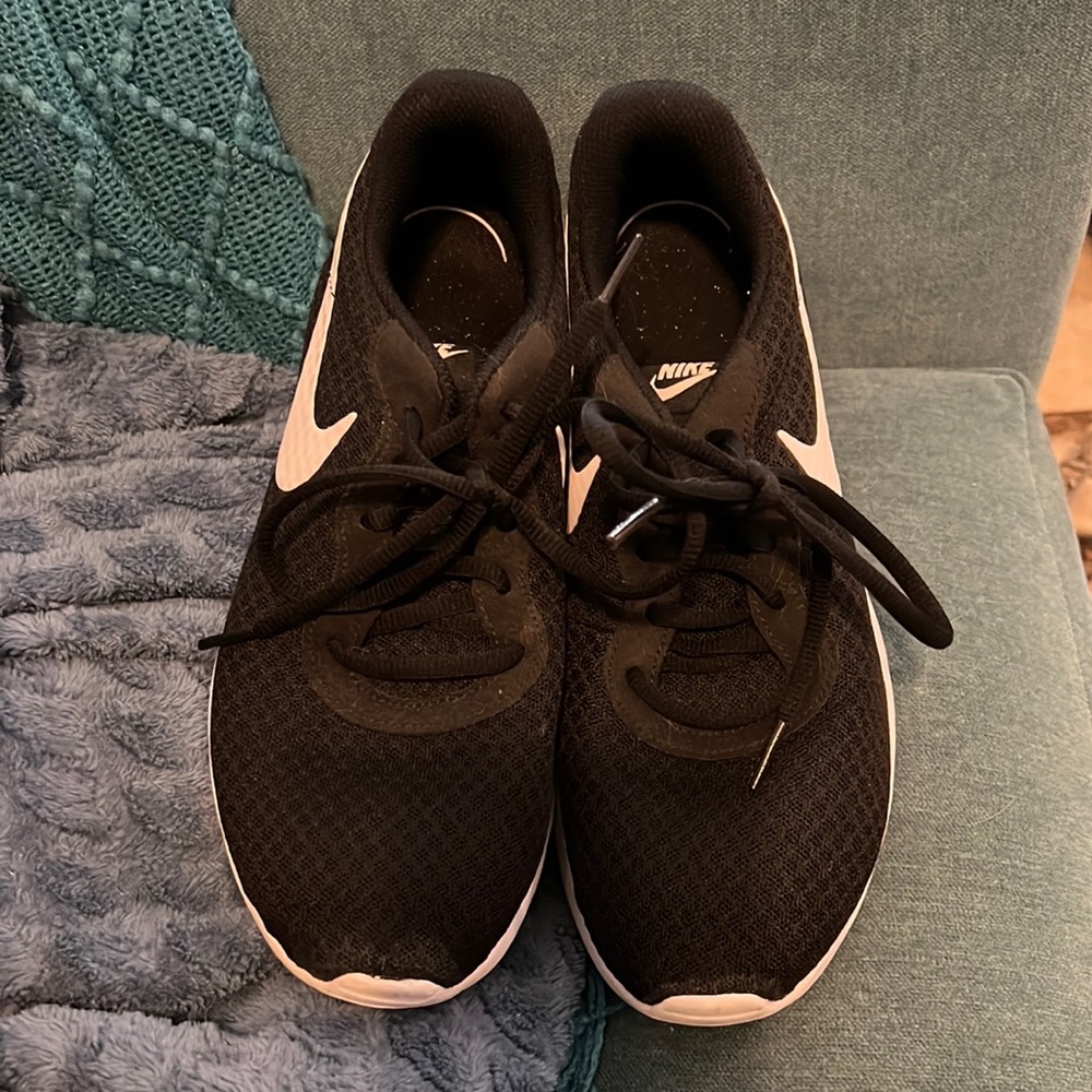 NIKE Tanjun